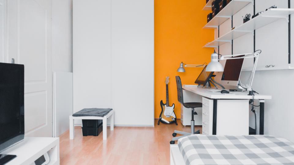 Clean, tidy office workspace